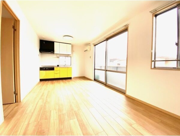 エントピアヤダⅢの居間・リビング