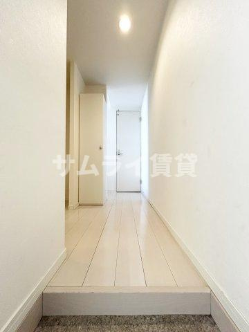 オークラレジデンス栄生の玄関