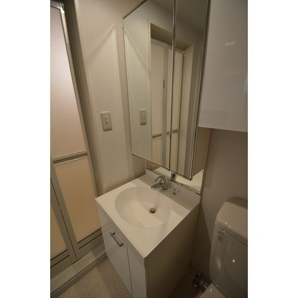 カーメルの洗面所