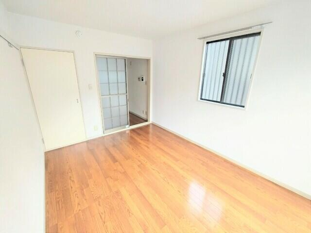 洋室６帖　角部屋です