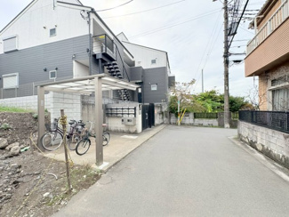 【前面道路含む現地写真】