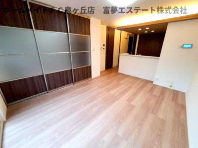 【居間・リビング】 | パサログランデ鳳西町 | リビングと洋室の戸を閉めたとき