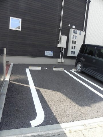 プランドール，ユキの駐車場