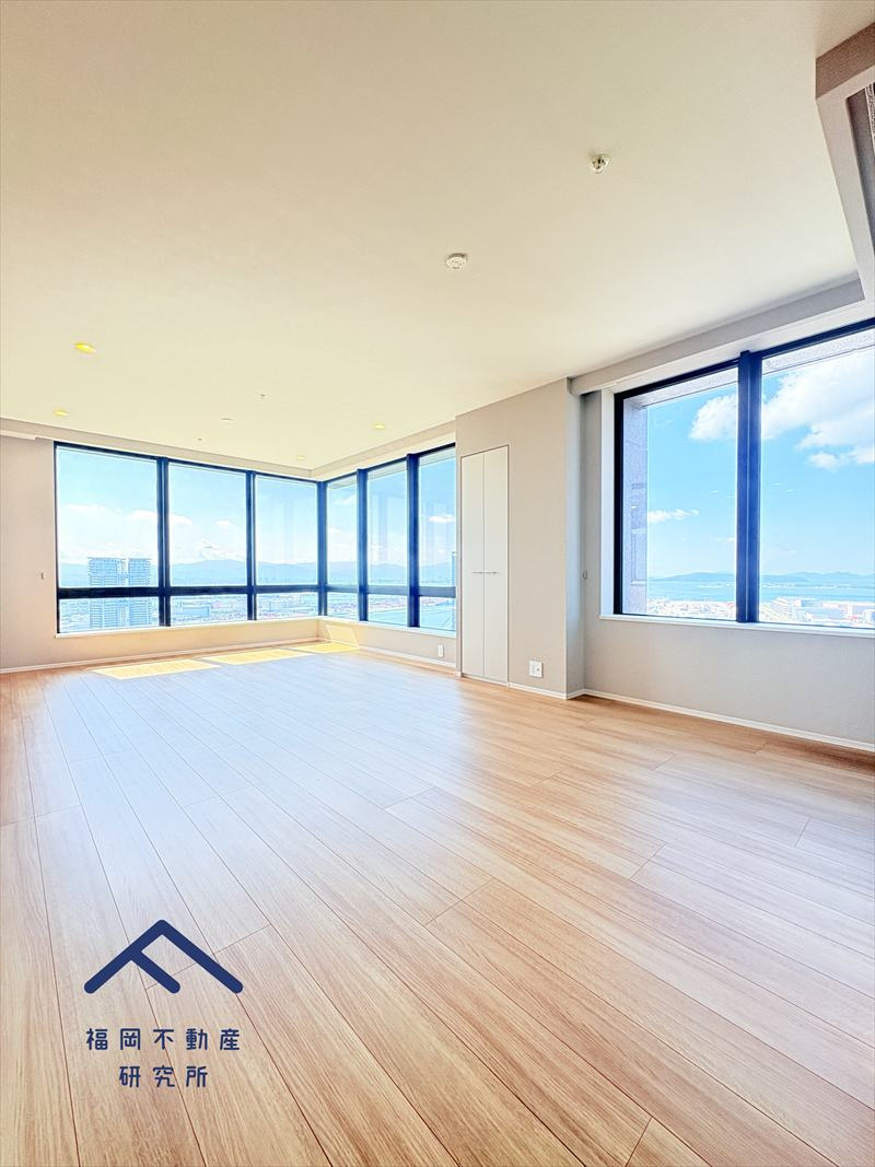 アイランドシティオーシャン＆フォレストタワーレジデンスEASTの居間・リビング