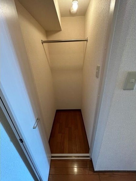 クリサスレジデンス枇杷島の玄関