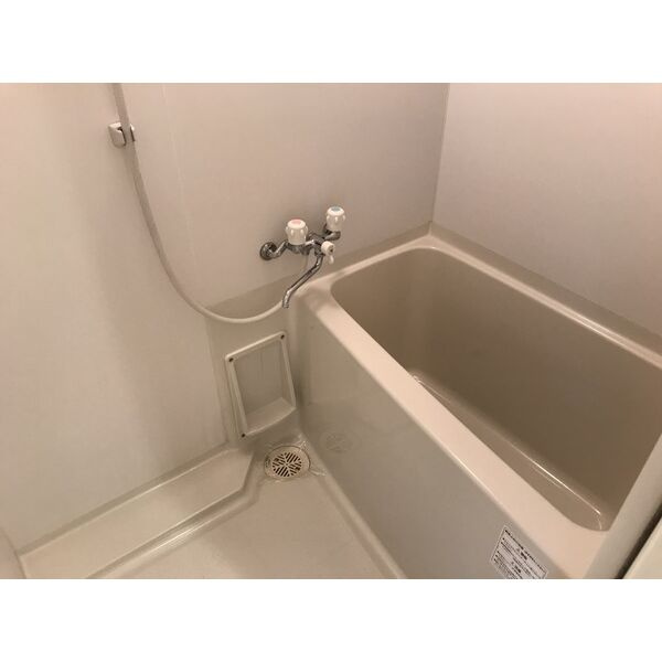 クレフラスト大同A棟の浴室