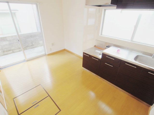 川内土井貸家Ⅱの居間・リビング