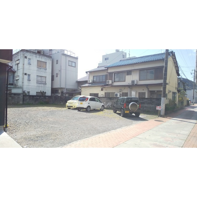 岐阜市長良大路１丁目の駐車場の外観