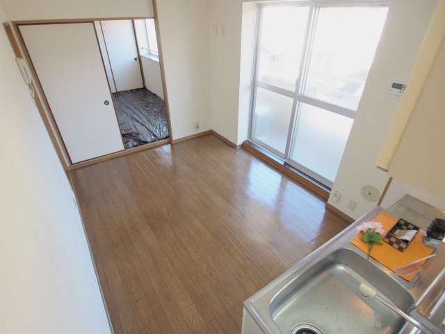 エスポワールメーゾンの居間・リビング