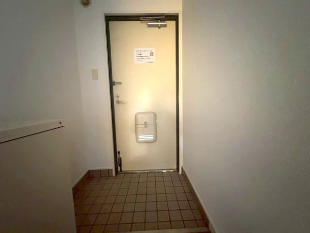 アプティ3番館の玄関