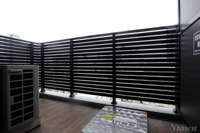 【バルコニー】 | メイクスデザイン名駅南 | 開放的で明るい空間を演出してくれるバルコニーです