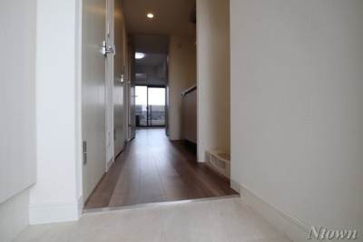 【玄関】 | メイクスデザイン名駅南 | 落ち着いた玄関です