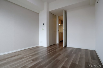 【居間・リビング】 | メイクスデザイン名駅南 | こちらの居間で趣味の時間をお楽しみください