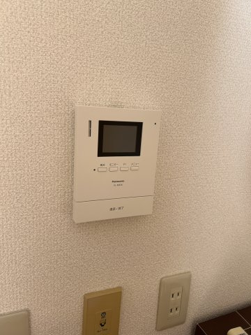 ジーエル牛久　B棟のセキュリティ|来訪者の確認ができるTVドアホン