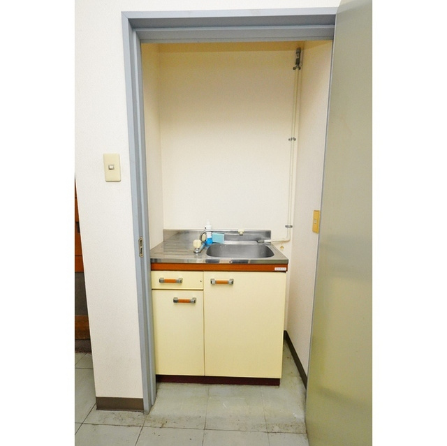 新岐阜ビルのキッチン|流し台