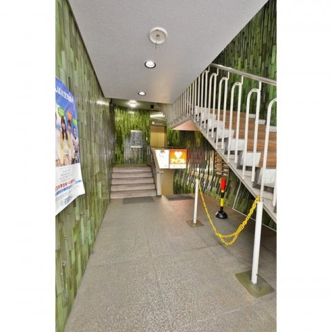 新岐阜ビルのエントランス|エレベーター付き