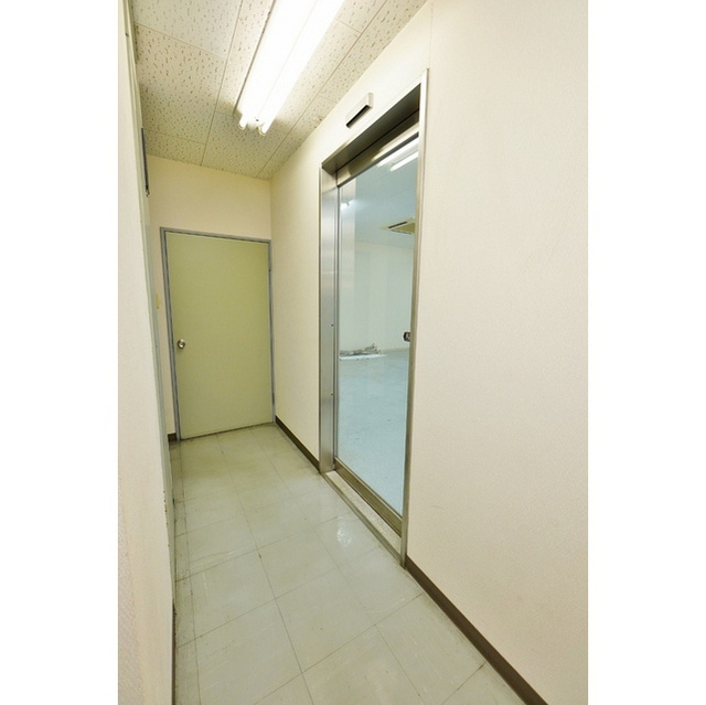 新岐阜ビルの玄関|入口