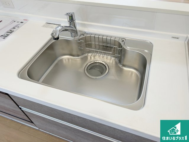 神戸市須磨区北落合　中古一戸建ての設備|蛇口の先端に浄水器を内蔵しています！原水と浄水、お湯と冷水、シャワーの切替えがワンタッチなので用途によって使い分けられます。