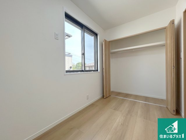 神戸市須磨区北落合　中古一戸建ての洋室|収納スペースが充実しているので子供の成長に合わせてたくさん収納ができます！家族構成に合わせた様々な活用ができる収納！