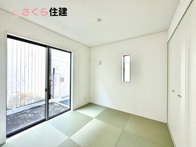 クレイドルガーデン　宇都宮市川田町第6　1号棟の和室|扱いやすくデザイン性の高い畳の和室はお昼寝スペースや、お孫さんが泊まりに来たら客間にもなります。