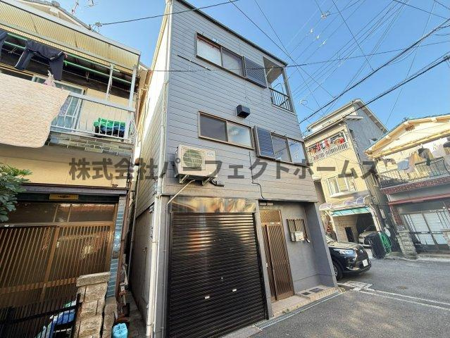 門真市岸和田3丁目戸建　賃貸のエントランス|毎日通るエントランスはこのようになっています