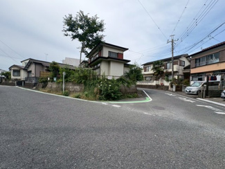 【前面道路含む現地写真】