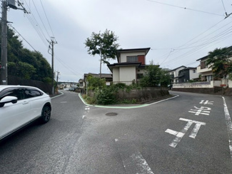 【前面道路含む現地写真】