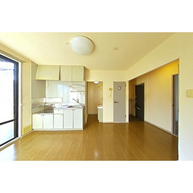 サンビレッジ浅野の居間・リビング|ＫＤＫ１２帖