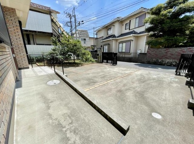 【駐車場】 | 八千代市勝田台南２丁目　中古戸建て | カースペース