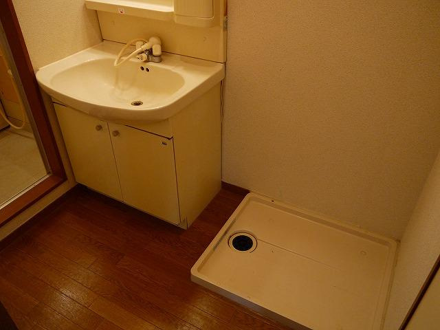 シリウスＡの洗面所|洗面所です室内洗濯置場が設置しています。