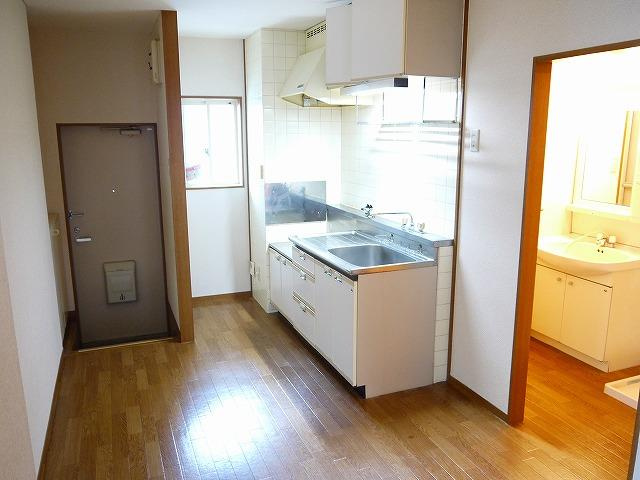 シリウスＡのキッチン|コンパクトなキッチンで掃除もラクラク