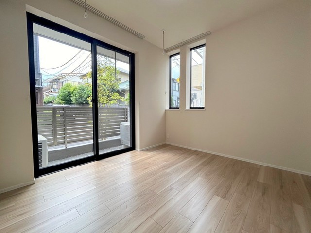 ＧＲＡＣＥ　ＨＩＬＬの洋室|★洋室も2面窓あり★