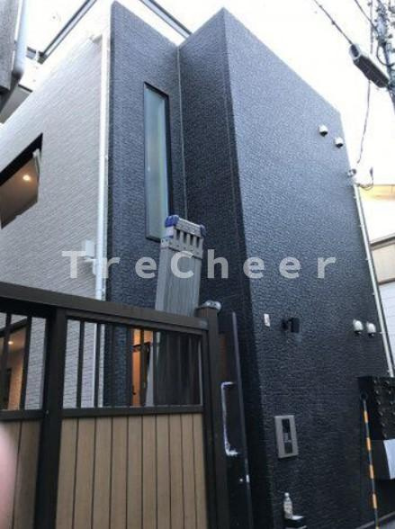 ベース上中里の外観