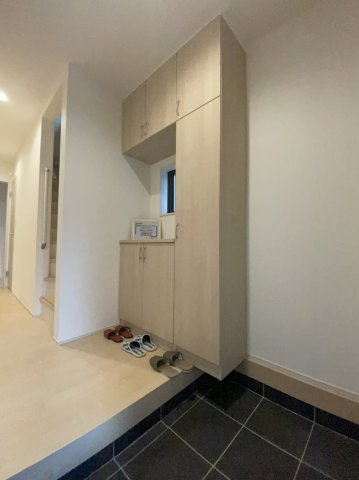 月々７万円台～　新築戸建　川越市かすみ野 第6の玄関|玄関ドア：タッチキー、玄関収納