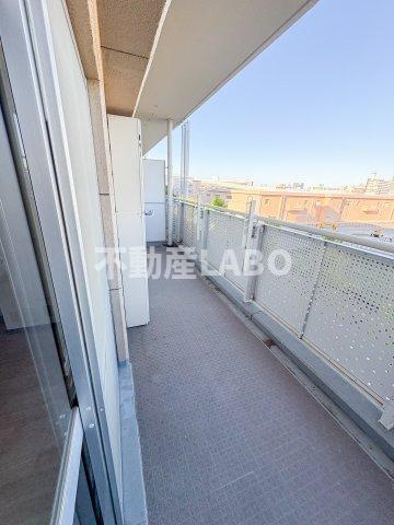 高見フローラルタウンイーストスクエア２７のバルコニー