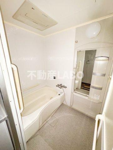 高見フローラルタウンイーストスクエア２７の浴室