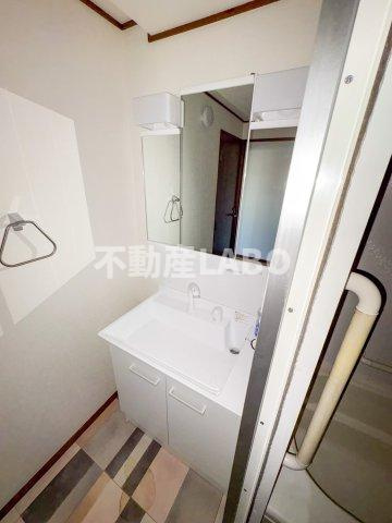 高見フローラルタウンイーストスクエア２７の洗面所