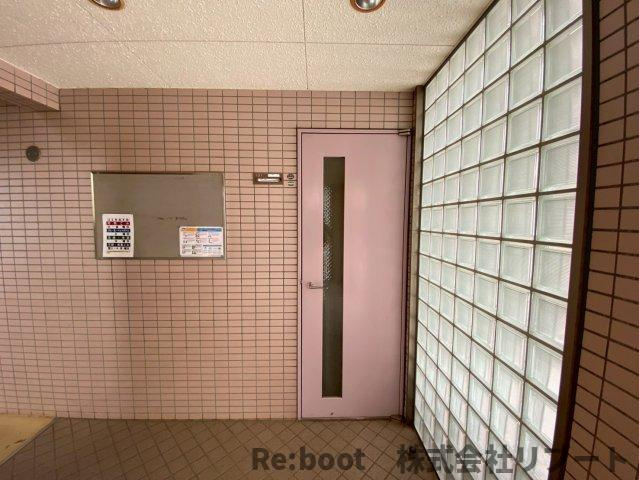 ホームズダイサンキューブの玄関
