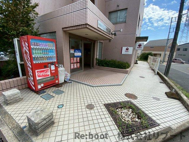ホームズダイサンキューブのエントランス
