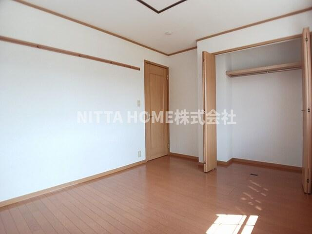 フラットワンＢの収納|どちらの洋室にもワイドな収納がついているので便利ですね＊