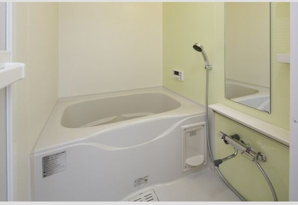 ソレアードⅥの浴室