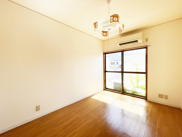 コーポAKUIの居間・リビング