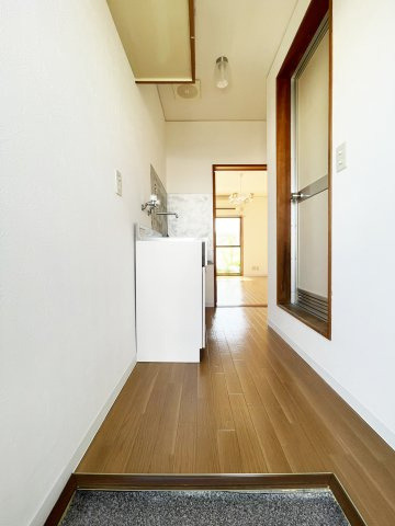 コーポAKUIの玄関