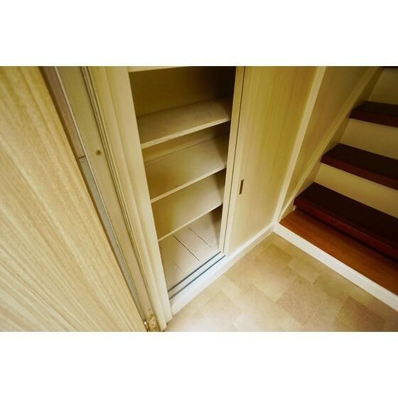 エルヴィータ志村坂上２の玄関