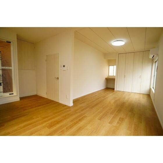 エルヴィータ志村坂上２の居間・リビング