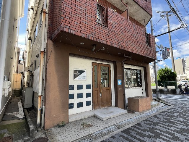 大阪市都島区都島中通１丁目の店舗一部の外観