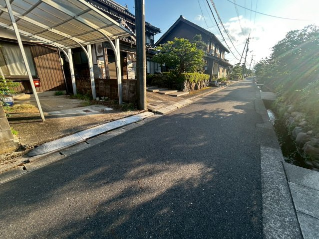 【前面道路含む現地写真】の画像