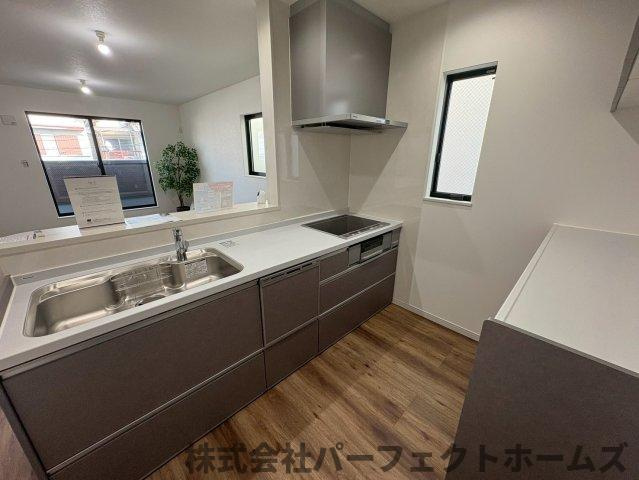 須山町戸建のキッチン|きれいなキッチンです