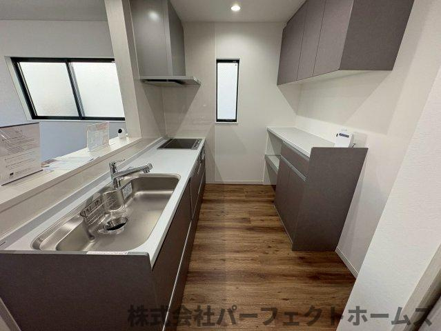 須山町戸建のキッチン|キッチンでお料理をお楽しみください