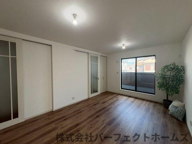 須山町戸建の居間・リビング|使いやすいリビングです